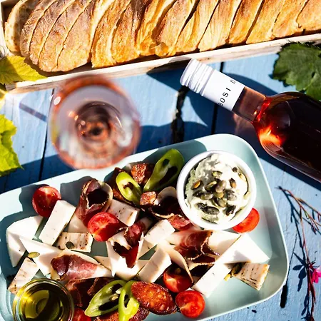 Dobosi Birtokkoezpont فندق مبيت وإفطار 4*