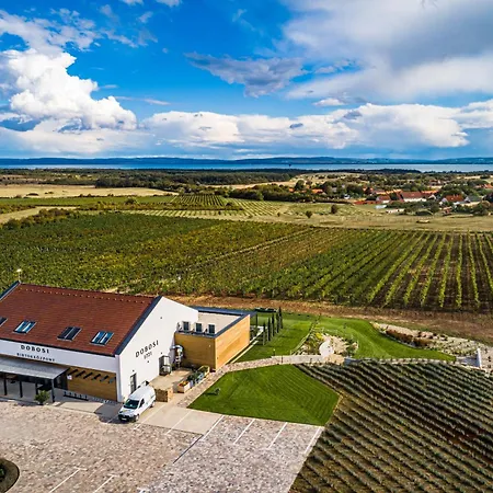 Dobosi Birtokkoezpont 4*