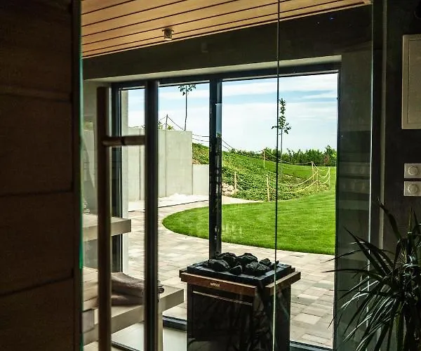 Dobosi Birtokkoezpont Bed & Breakfast 4*