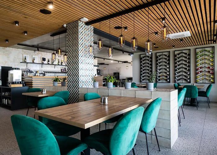 Dobosi Birtokkoezpont Bed & Breakfast 4*